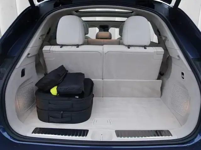 Mercedes-Benz EQS SUV