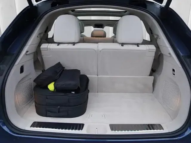 Mercedes-Benz EQS SUV