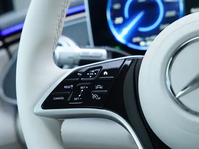 Mercedes-Benz EQS SUV