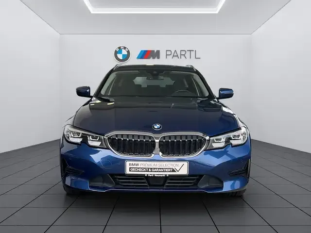 BMW 330