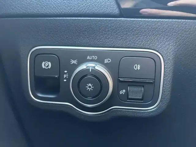 Mercedes-Benz GLA 220