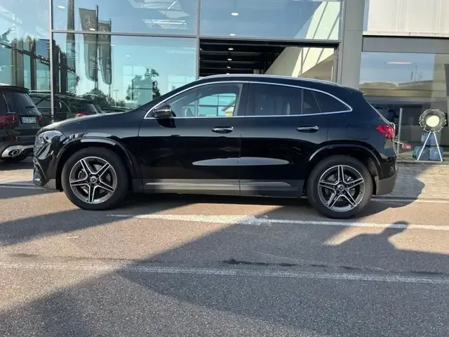 Mercedes-Benz GLA 220
