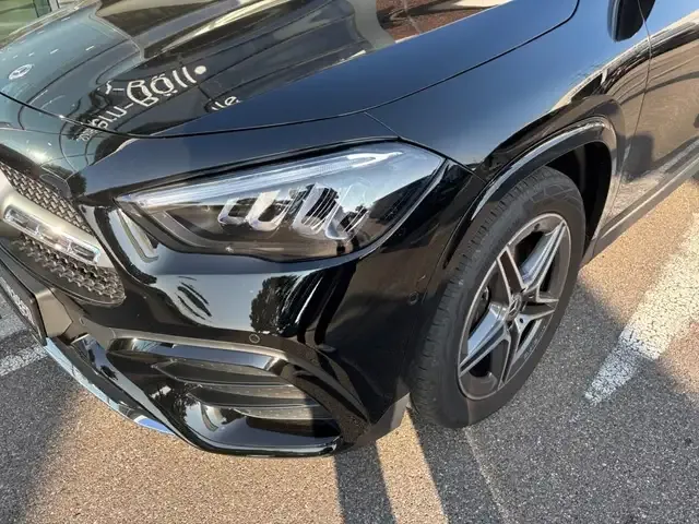 Mercedes-Benz GLA 220