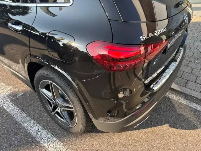 Mercedes-Benz GLA 220