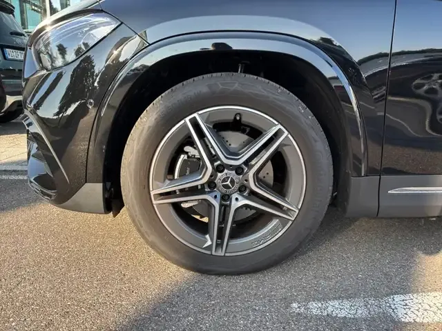 Mercedes-Benz GLA 220