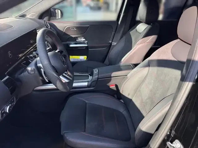 Mercedes-Benz GLA 220