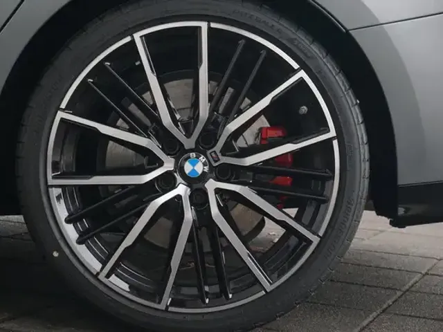 BMW 235