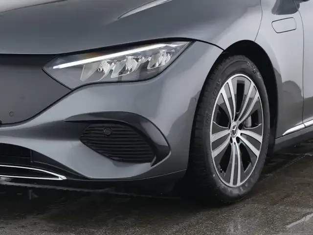 Mercedes-Benz EQE 300