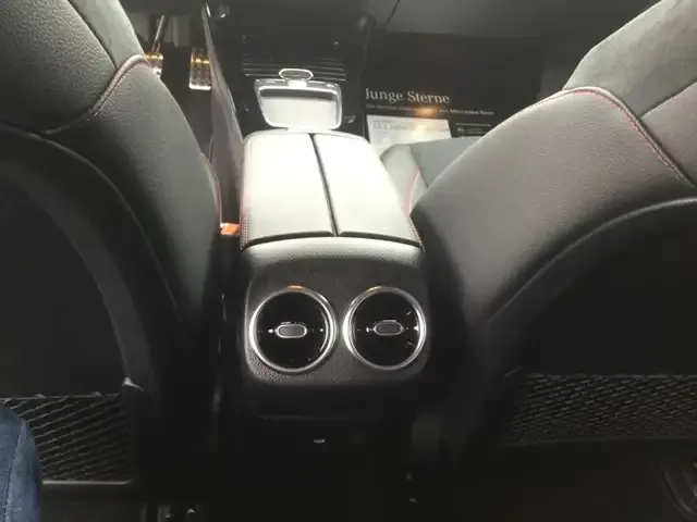 Mercedes-Benz CLA 220