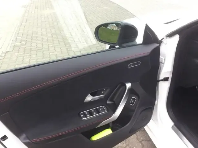 Mercedes-Benz CLA 220