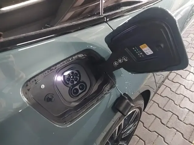 BMW i5
