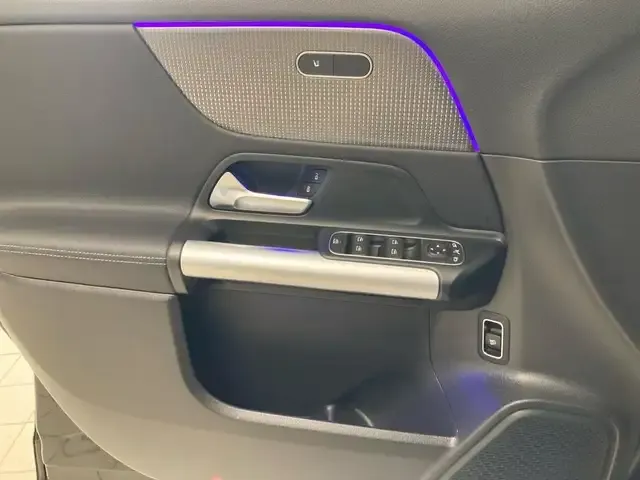 Mercedes-Benz EQA 300