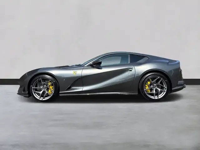Ferrari 812