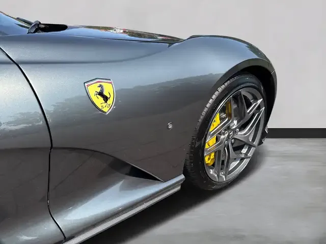 Ferrari 812