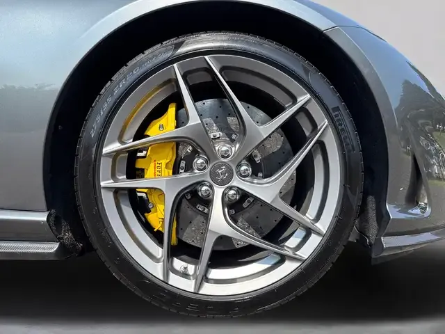 Ferrari 812