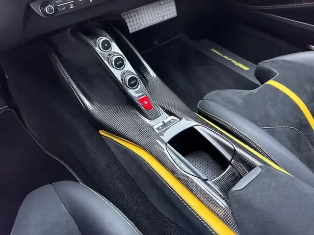 Ferrari 812