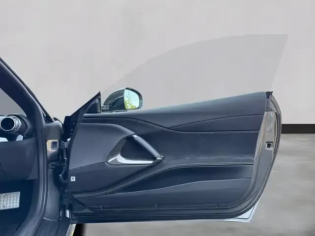 Ferrari 812
