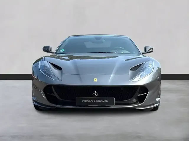 Ferrari 812