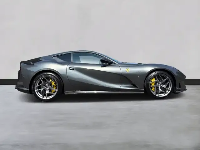 Ferrari 812