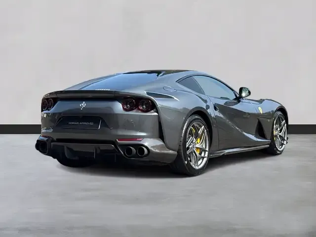 Ferrari 812
