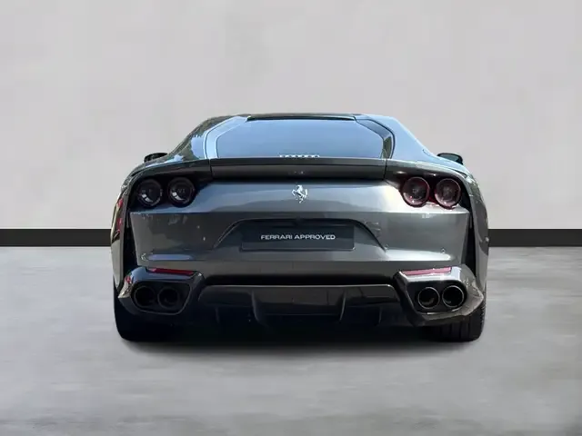 Ferrari 812