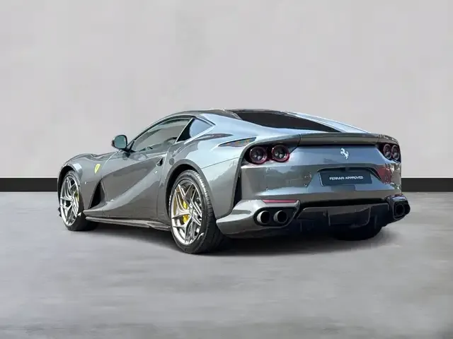 Ferrari 812