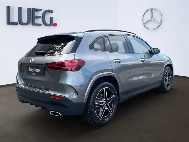 Mercedes-Benz GLA 200