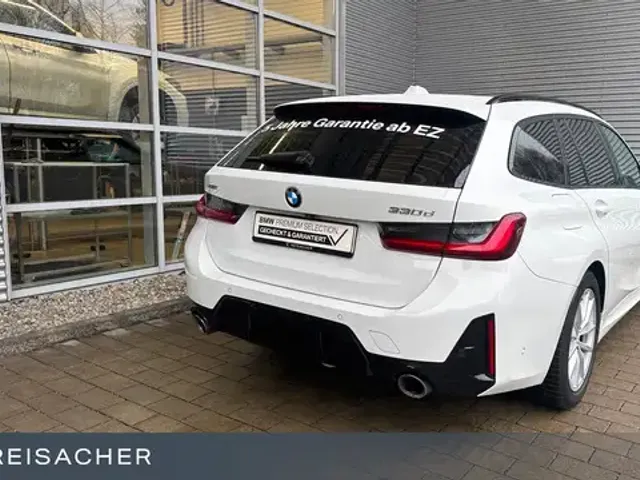 BMW 330