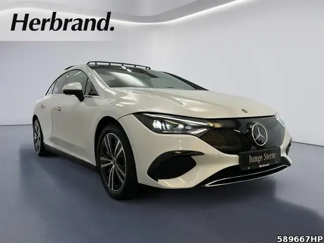 Mercedes-Benz EQE 300