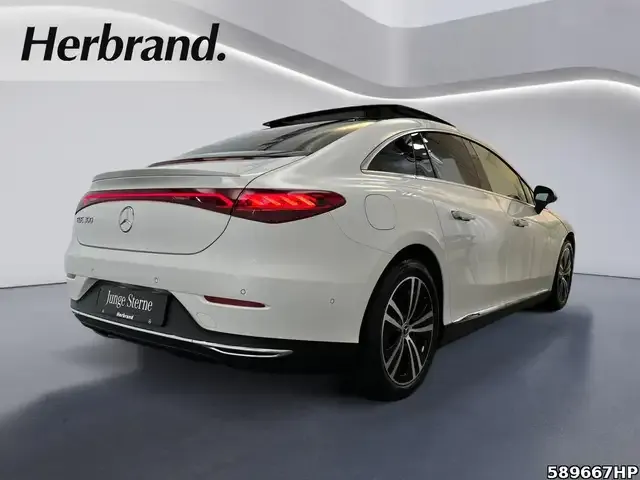 Mercedes-Benz EQE 300