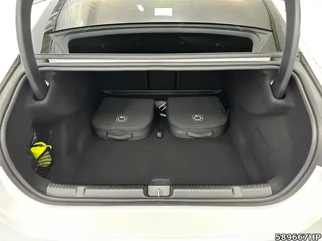 Mercedes-Benz EQE 300