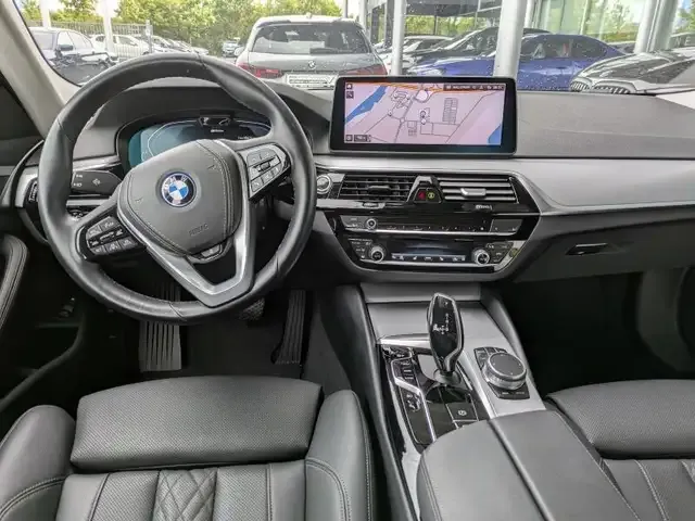 BMW 530