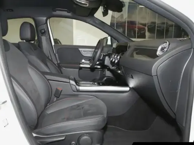 Mercedes-Benz GLA 180