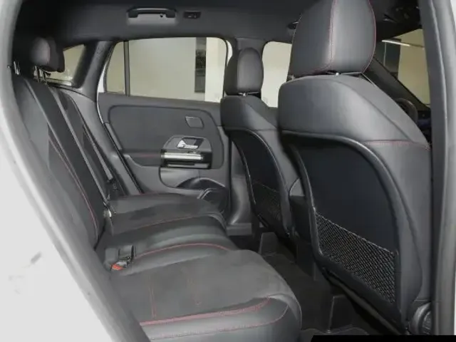 Mercedes-Benz GLA 180
