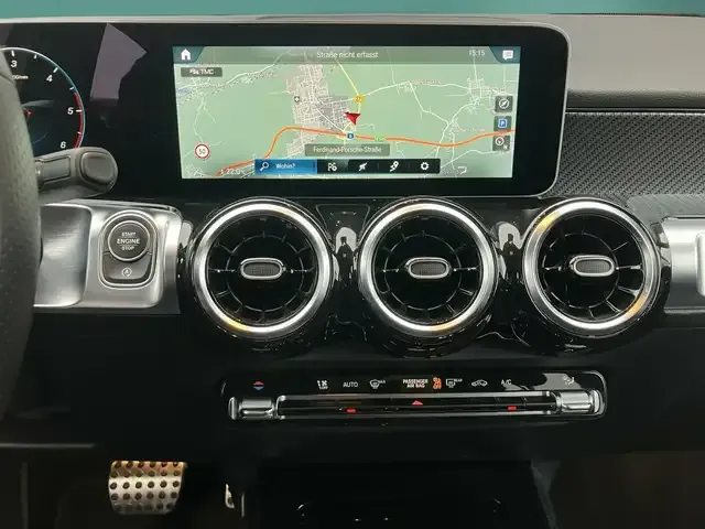 Mercedes-Benz GLB 200