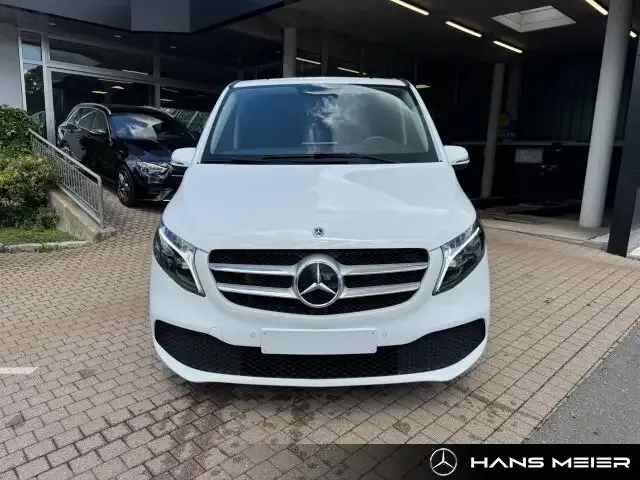 Mercedes-Benz V 220