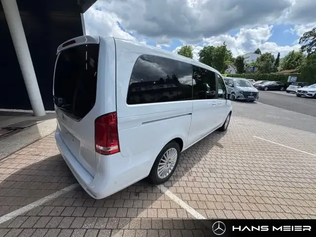 Mercedes-Benz V 220