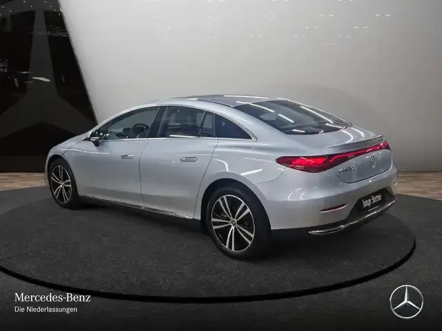 Mercedes-Benz EQE 300