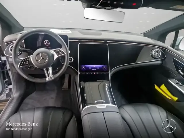 Mercedes-Benz EQE 300