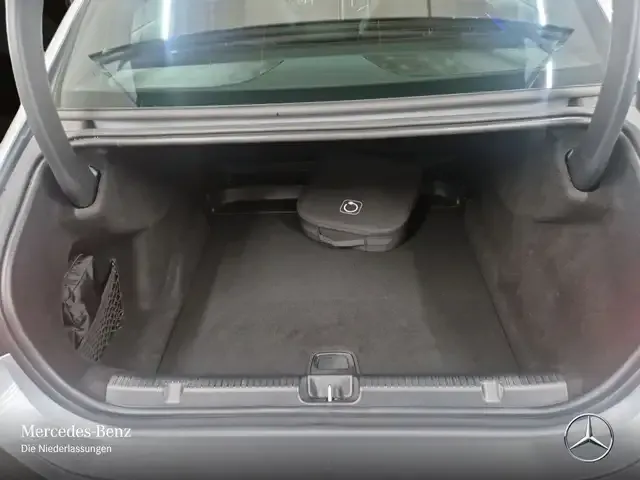 Mercedes-Benz EQE 300