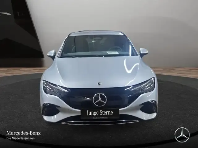 Mercedes-Benz EQE 300