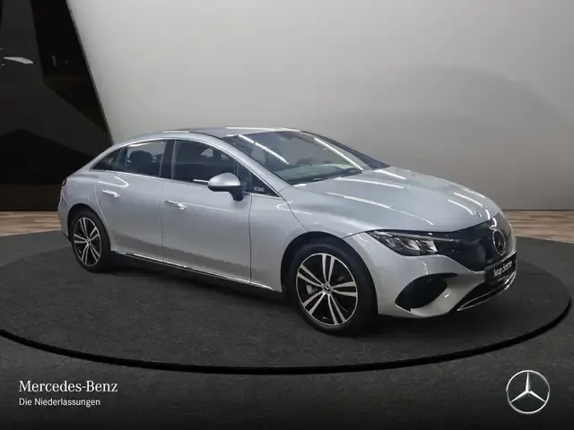 Mercedes-Benz EQE 300