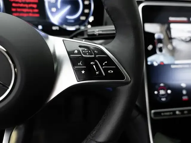 Mercedes-Benz EQE 300