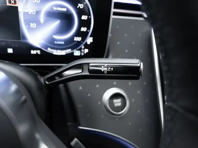 Mercedes-Benz EQE 300