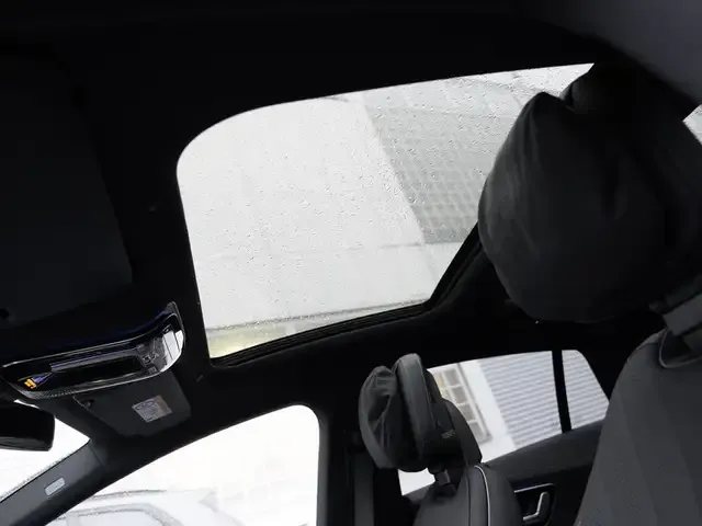 Mercedes-Benz EQE 300