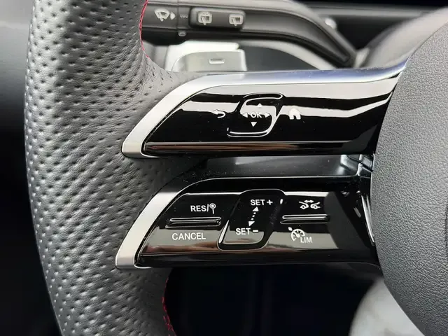 Mercedes-Benz EQB 300