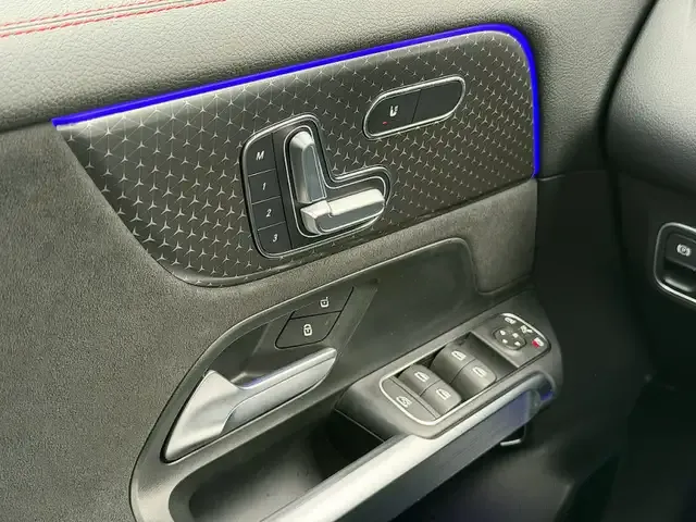 Mercedes-Benz EQB 300