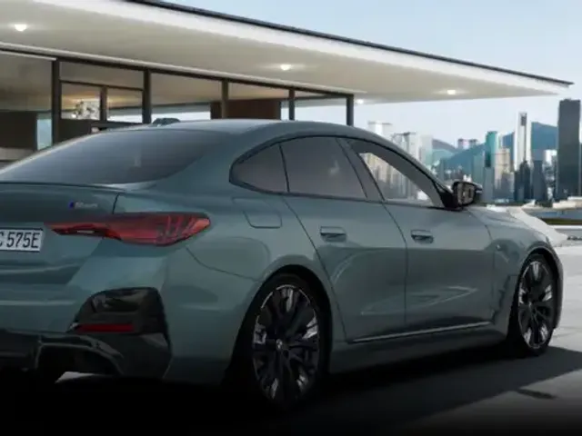 BMW i4