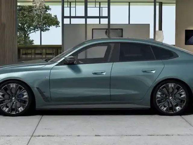 BMW i4