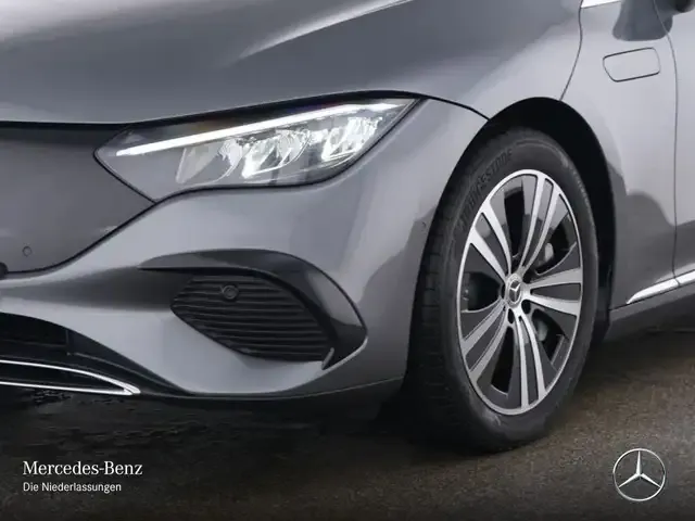 Mercedes-Benz EQE 300